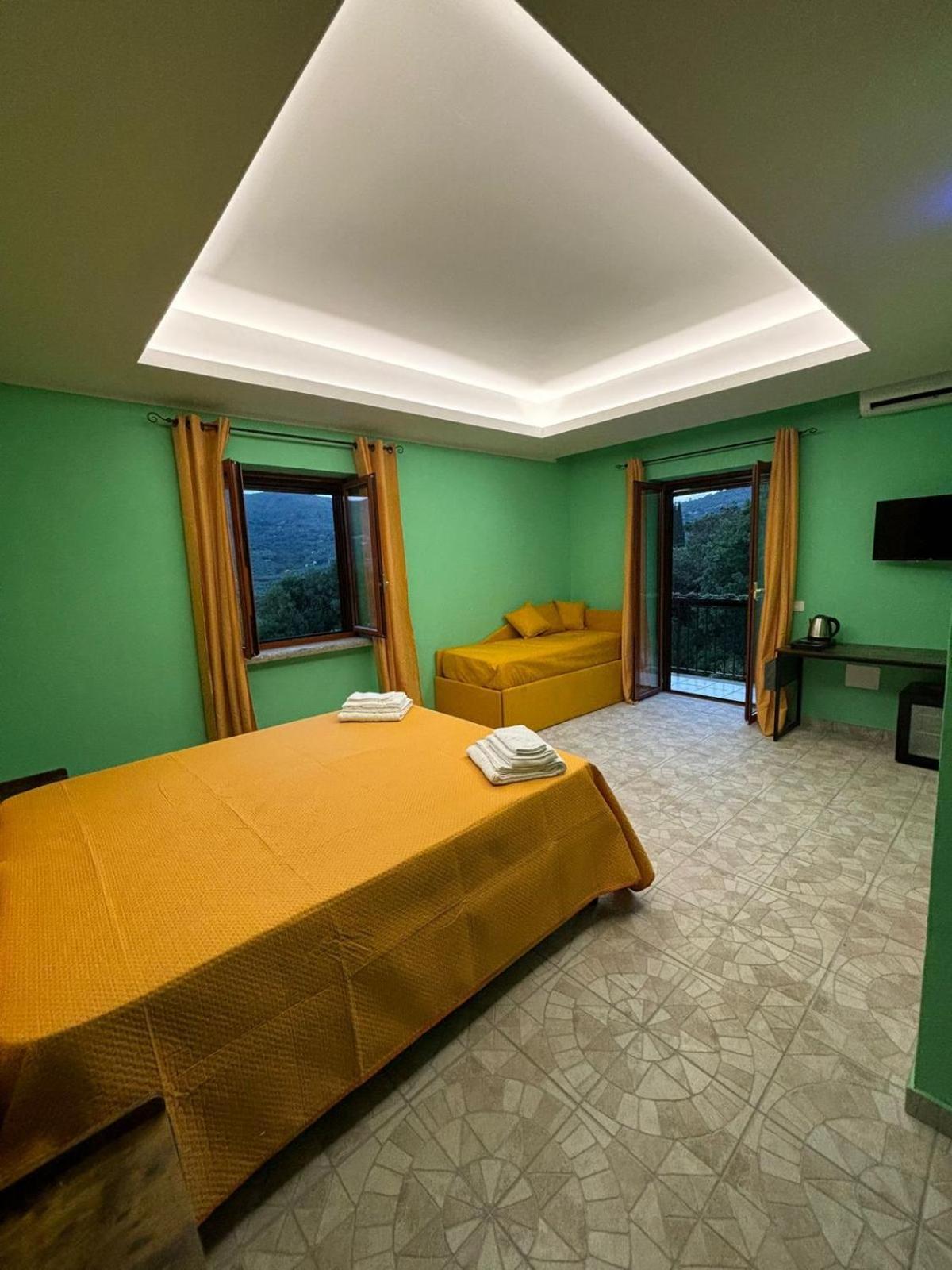 Domus Arco Romano Guest House Itri Eksteriør billede